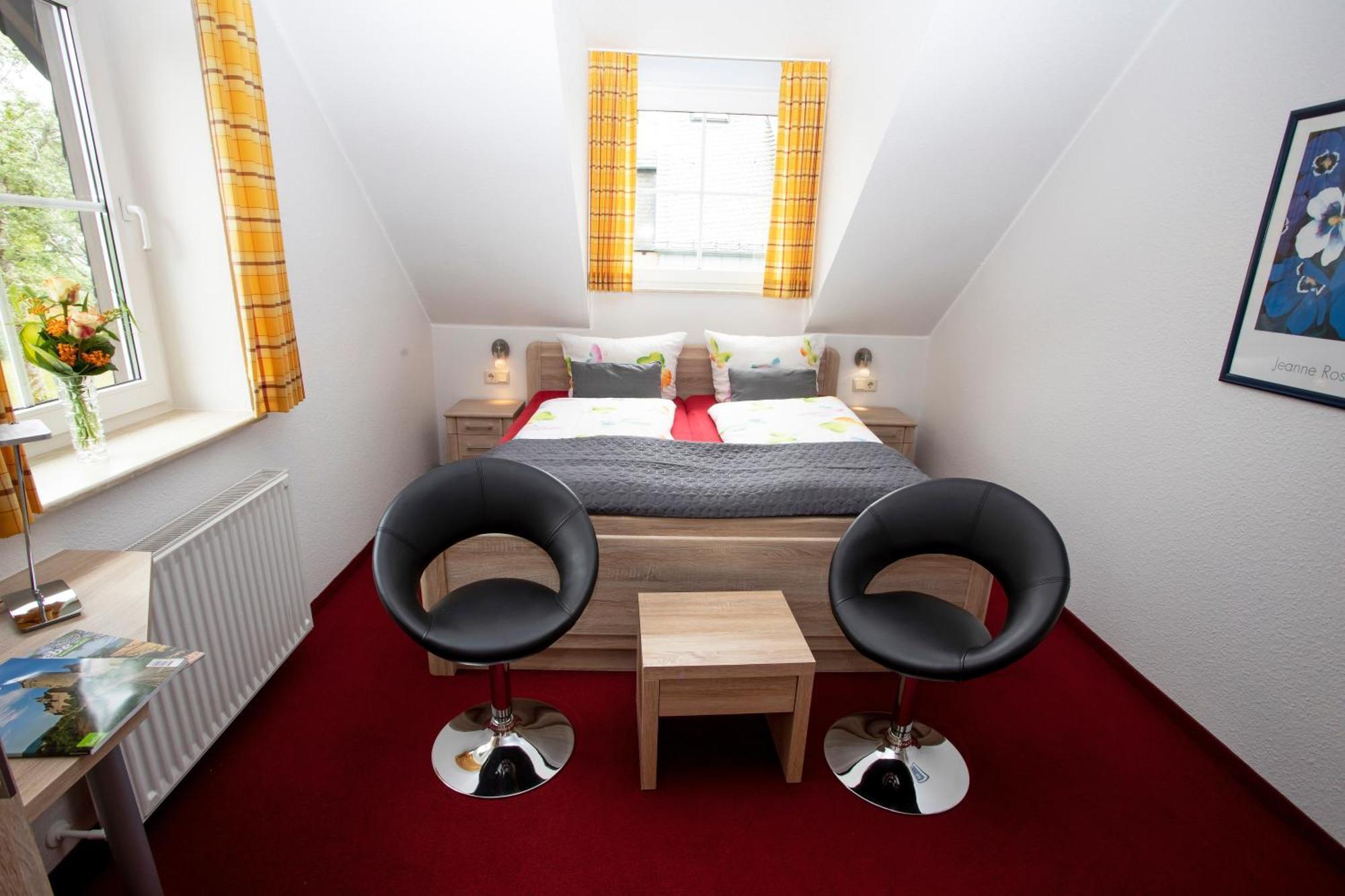 Hotel Zum Kreuzberg Winterberg Bagian luar foto