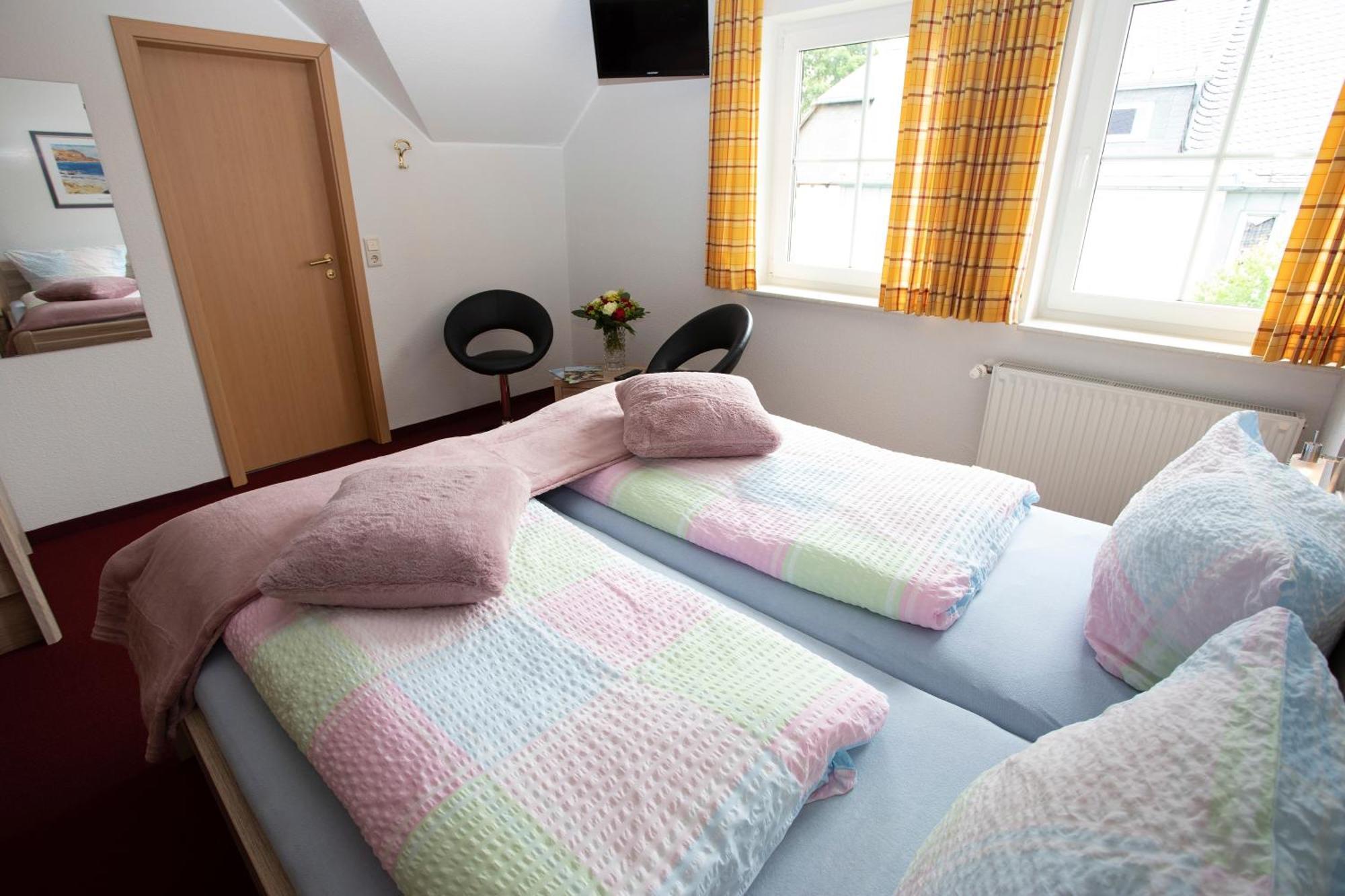 Hotel Zum Kreuzberg Winterberg Bagian luar foto